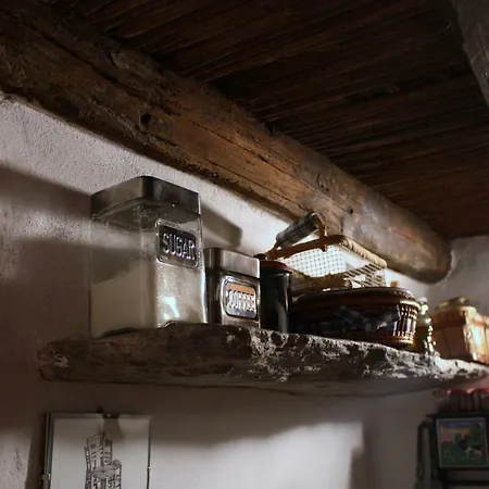 펜션 Traditional Medieval Stone House In 